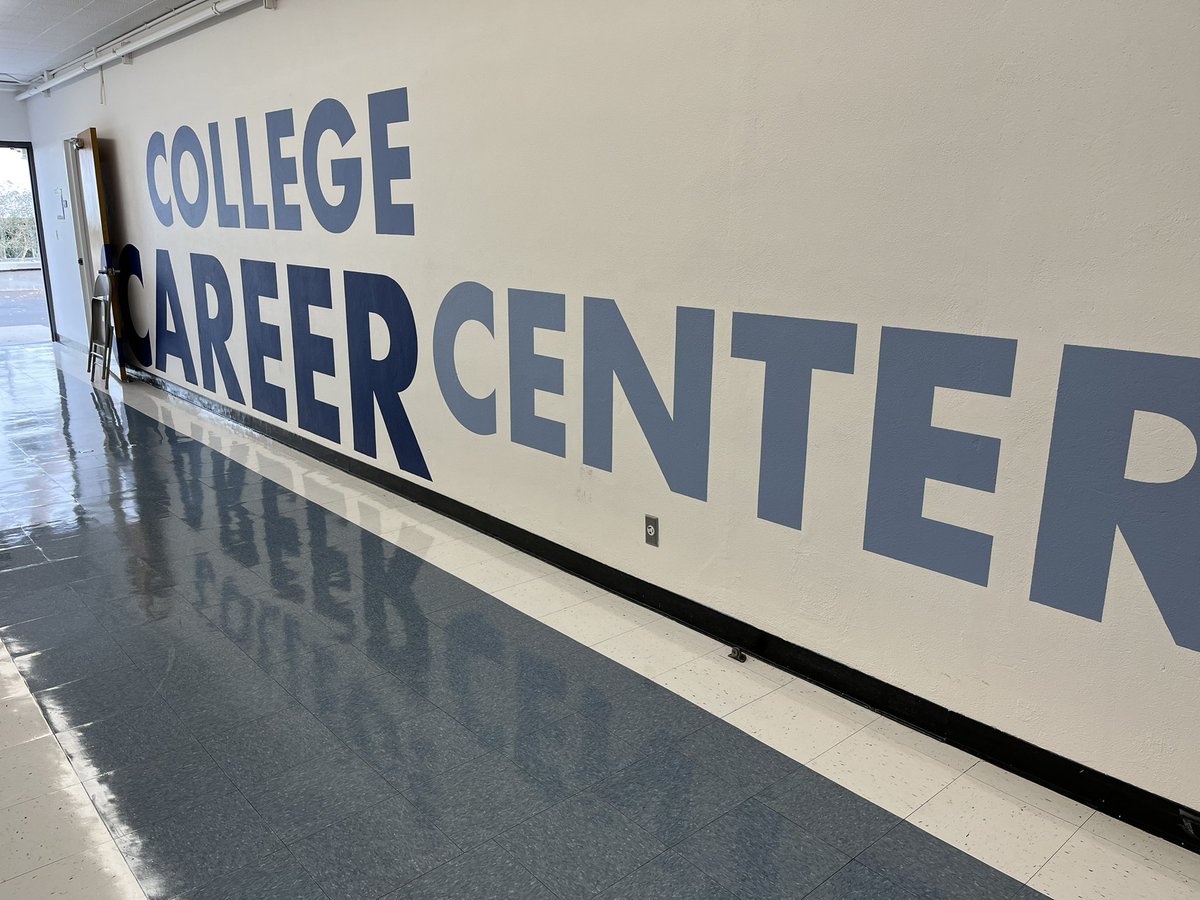 devonsmith67's tweet image. Today, @samohi students also continued their college and career preparation through SMC dual enrollment courses, Career Technical Education pathways, and the first integrated curriculum academy! @samohiprincipal @smmusd @HPCuevas33