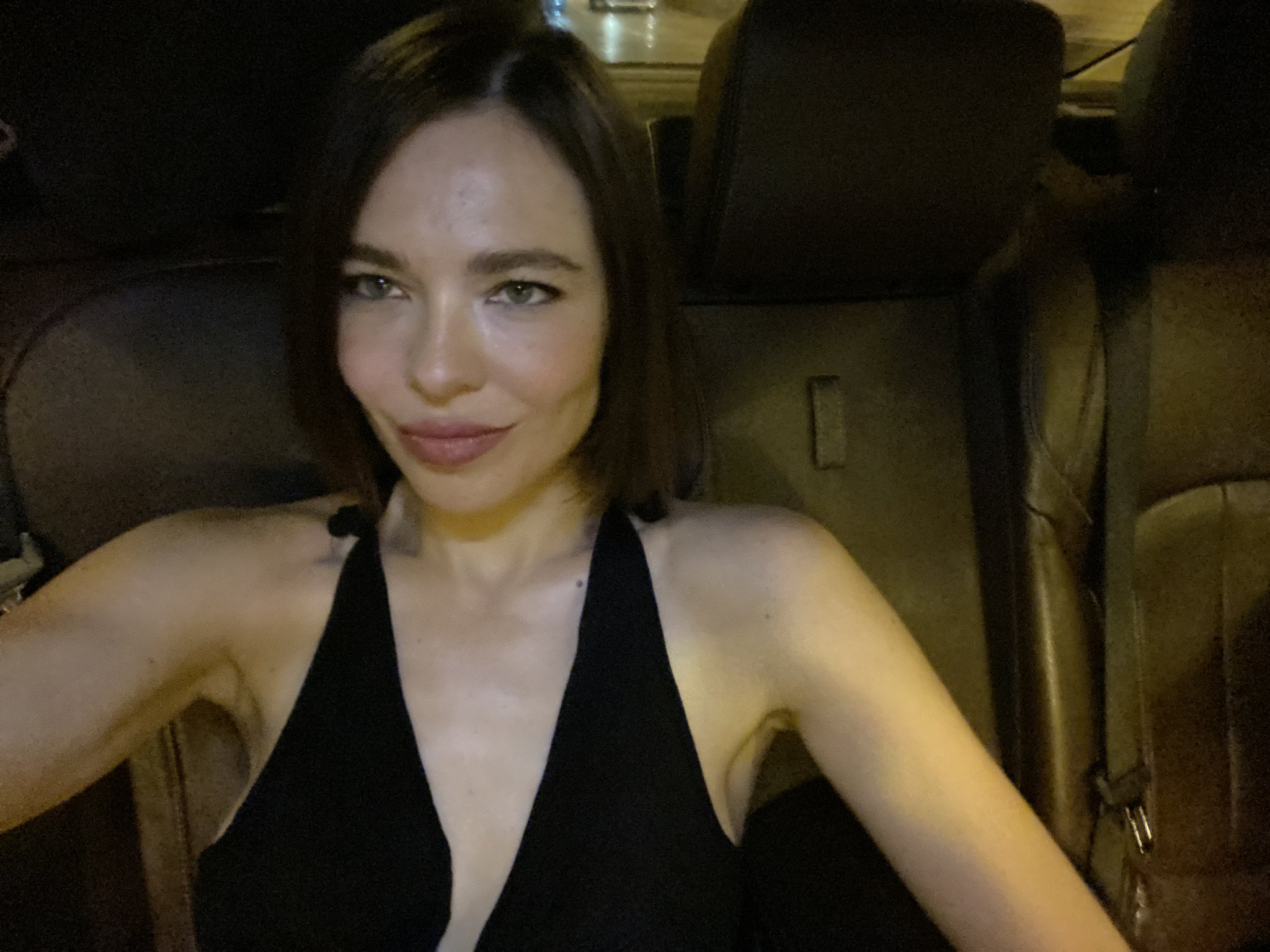 SHINE on X: 👊🏻𝗝𝗨𝗦𝗧 𝗔𝗡𝗡𝗢𝗨𝗡𝗖𝗘𝗗 👊🏻 NINA KRAVIZ