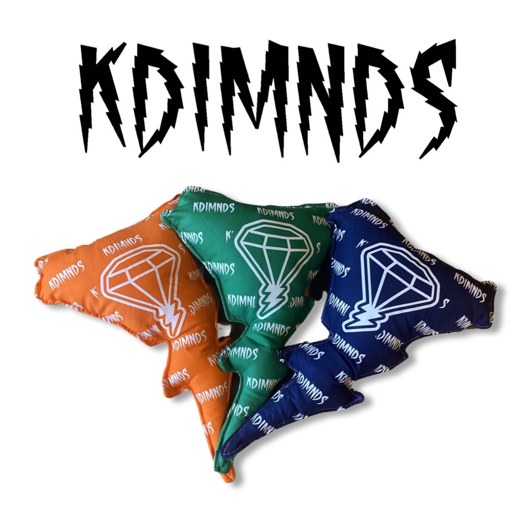 Kdimnds's tweet photo. Handmade bandanna throw pillows 
#KDIMNDS💎⚡️ https://t.co/BzJjfKYlk5
