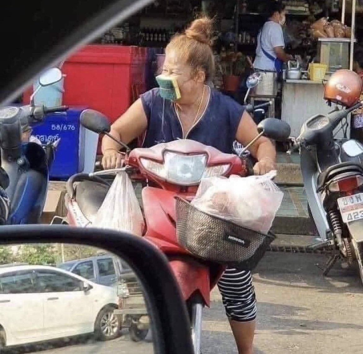 jhayusb's tweet photo. grocery shopping in 2020 was a movie https://t.co/NblUQDz6Xw