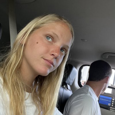 jazminpla's tweet photo. #NuevaFotoDePerfil https://t.co/dKzDys4CvC