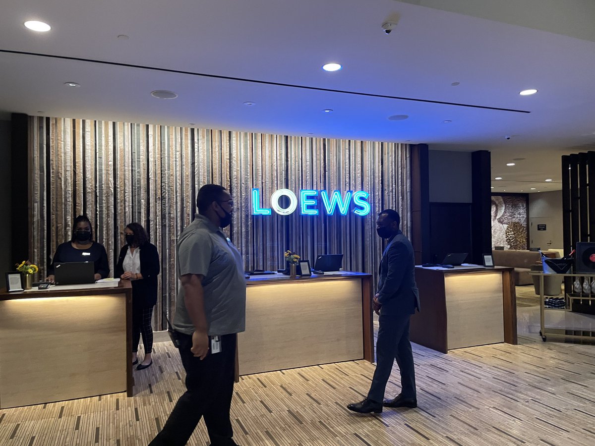 blake842's tweet photo. Was having a meeting in Nashville at lovely @Loews_Hotels we’re walking past the front desk and a women says “that meeting looked stressful would you like a glass of champagne?”.  How great is that? Wish we could have said “Yes!” #service #customerexperience https://t.co/GIRU0Turwm