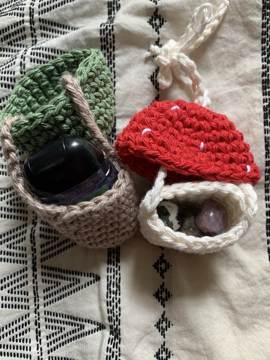 lunabellthreads's tweet photo. New mushroom pouches 🍄
Perfect size for bath &amp; bodywork’s hand sanitizers &amp; the cutest crystal bag to carry around with you✨ https://t.co/zBoUMLkilz