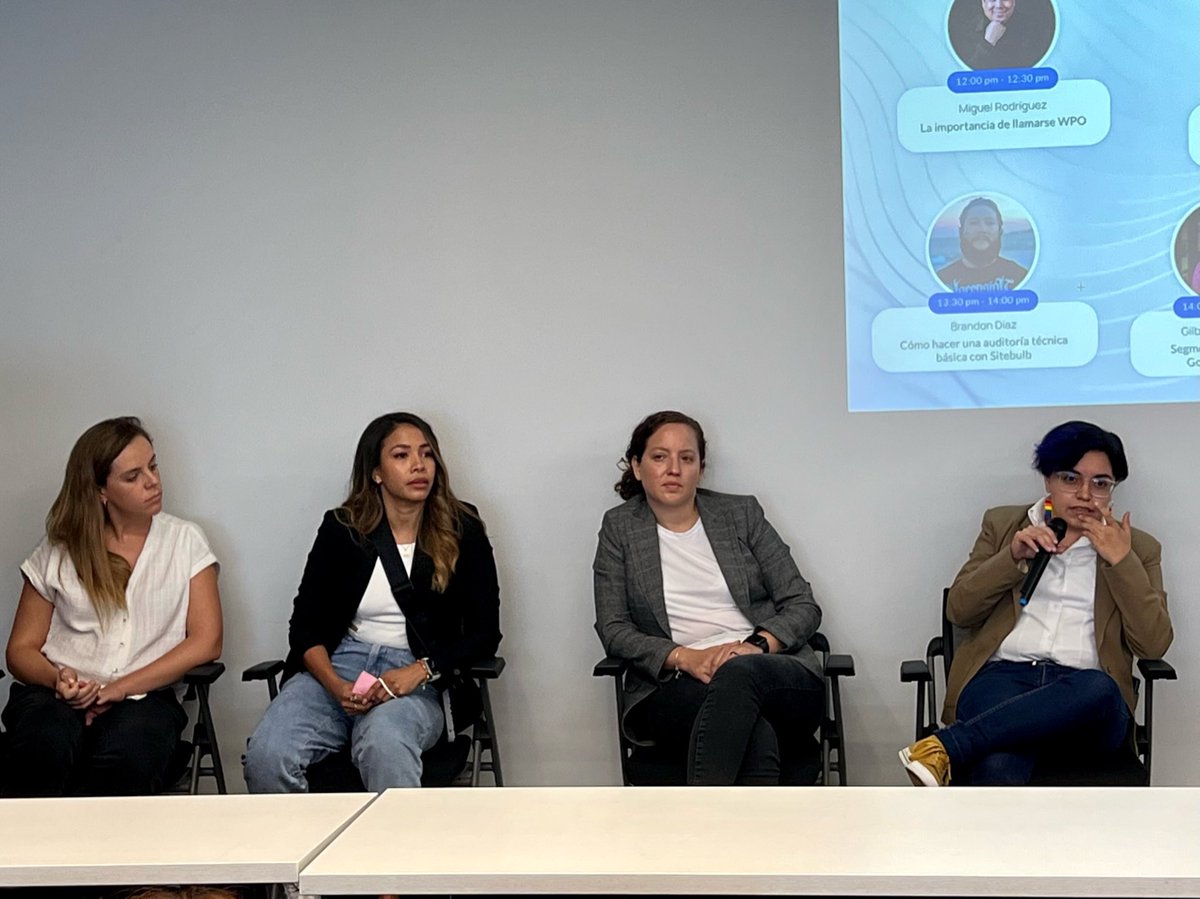 seoconfmx's tweet photo. Algunas fotos de nuestro panel de expertas SEO con @consultinamx @samiAbam @frutifru @ucandrea 🙌😎 #seoconf2022 https://t.co/SeY2tgzwC3