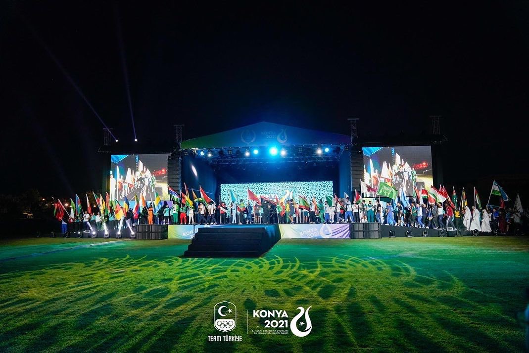 #Konya2021 Kapanış Töreni İle Veda Etti

9-18 Ağustos 2022 tarihleri arasında düzenlenen 5. İslami Dayanışma Oyunları, 18 Ağustos günü yapılan Kapanış Töreni ile son buldu. Törende bayrağımızı milli karetecimiz Uğur Aktaş taşıdı.

Haberin devamı için: bit.ly/3c6jyC2