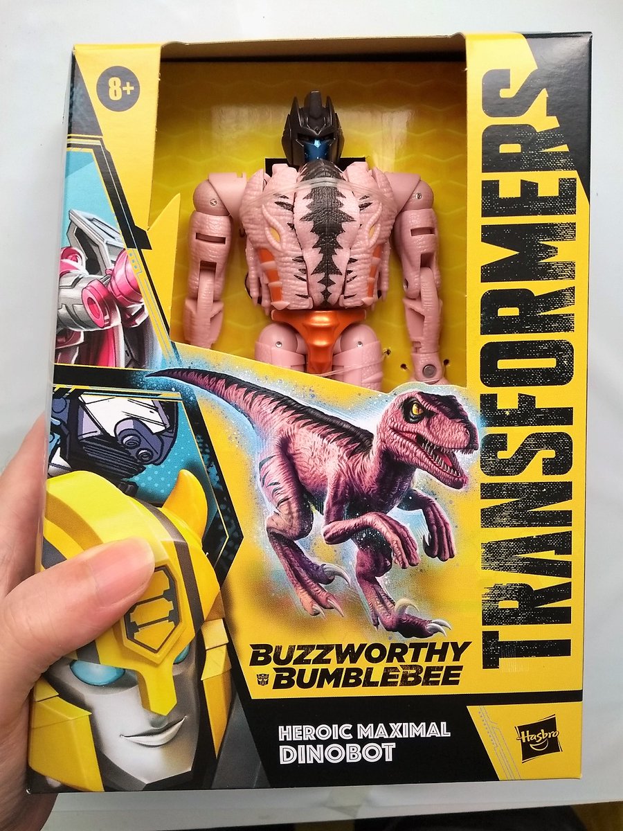 ActionToysES's tweet photo. Otra figura que acaba de llegar y nos ha sorprendido muy gratamente es #Dinobot de #Transformers  #Buzzworthy. Un repintado con los colores del juguete original #BeastWars. ¡Es muchísimo más bonito en persona de lo que se aprecia en las fotos oficiales! 😍
https://t.co/qzqYumH19i https://t.co/e1o31AlPyU