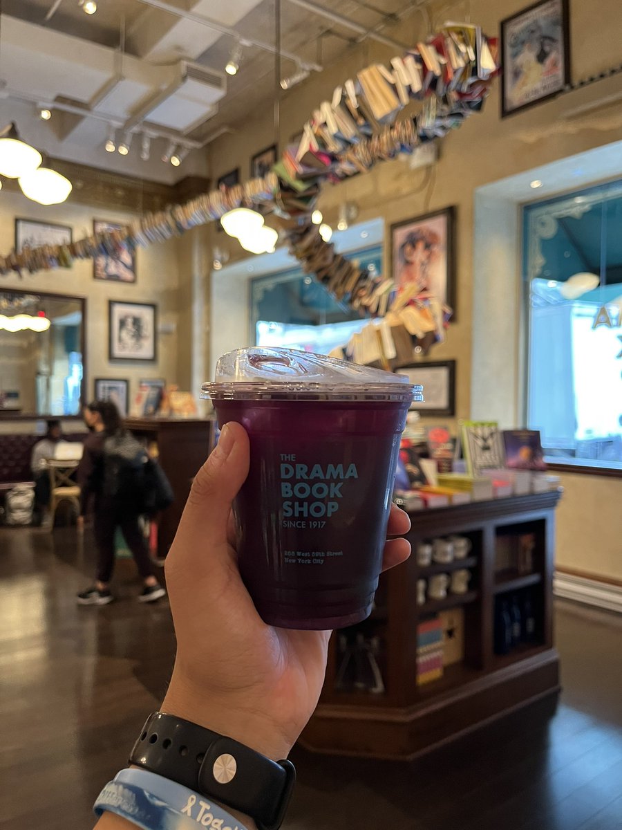 Jessg1222's tweet photo. After spending the afternoon at Broadway in Bryant Park, of course I had to swing by @dramabookshop and try the Rapskullio's Butterfly Hibiscus Tea Lemonade inspired by @BTLMusical 

The drink was amazing, highly recommend! :)) https://t.co/4HpRn0Imnf