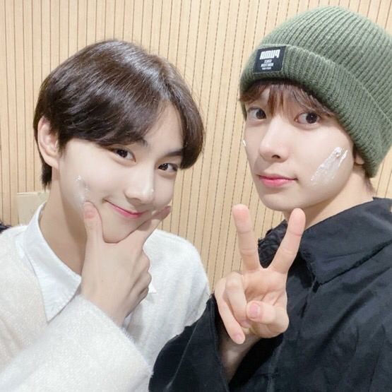 GAYNHYPENOFC's tweet photo. [#CATH 🦌] 생일 축하해 헨리! 나는 네가 정말 특별한 날을 보내고 영원히 행복하길 바래. 나는 당신을 오래전부터 알고 있었고 당신에게 많은 애정을 가지고 있습니다. 사랑해, 생일 축하해! 🎂🫶 https://t.co/2anAKiNzzx