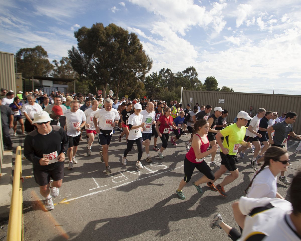 SLAClab's tweet photo. #tbt 🏁 50 years ago today lab employees ran the length of the 2-mile linear accelerator and back in the first annual SLAC run 🏃 .

🏃‍♂️Since then 48 races have taken place, the most recent in 2019🏃‍♀️. #SLACTurns60 https://t.co/V2Ojgx5YjP