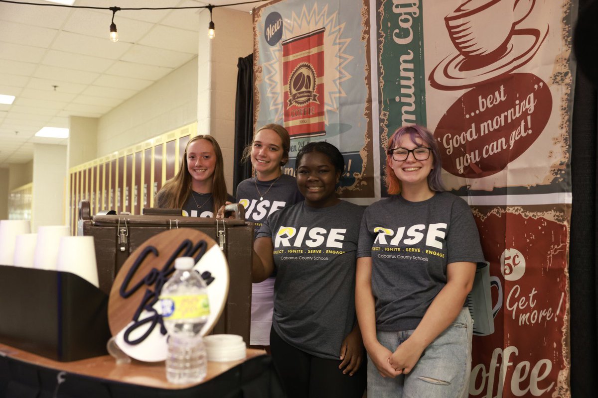 CabCoSchools's tweet photo. Special thanks to our #CabCoSchool student volunteers for exemplifying SERVE and closing out #CCSRISE2022 DAY TWO! 💕 https://t.co/X9dFvxHpd1