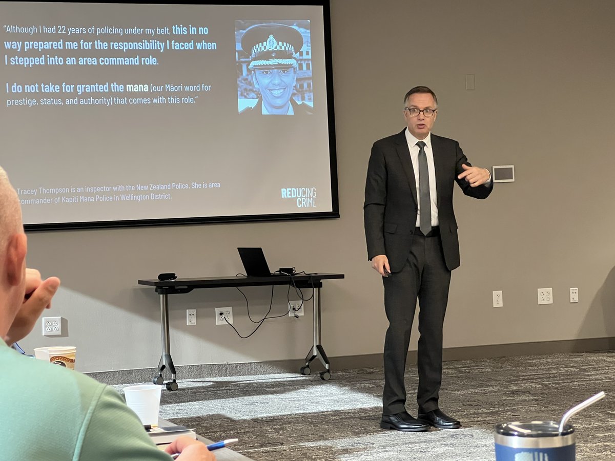 bluecourage's tweet photo. Today Dr Jerry Ratcliffe with Michael speak to Louisville Metropolitan Police executive team for the Leadership Development Institute on Reducing Crime and Evidence Based Policing #Bluecourage #davidcovey #trapologist #purpleresolve #leadershipdevelopmentinstitute https://t.co/xKdwpopT1v