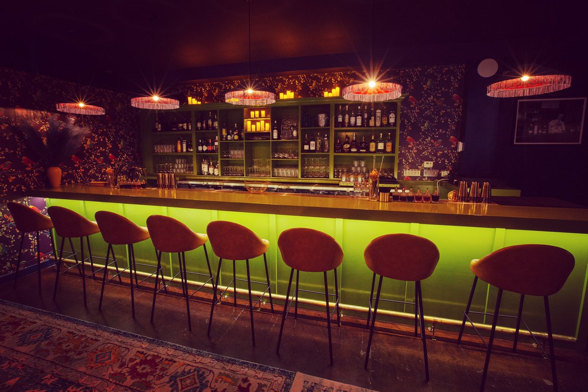 TheAlbionManor's tweet photo. Your #cocktail awaits, and we have a seat for you at the bar in The Parlour, tonight from 5pm to midnight. 🍹 https://t.co/N4sZ2FG1qZ