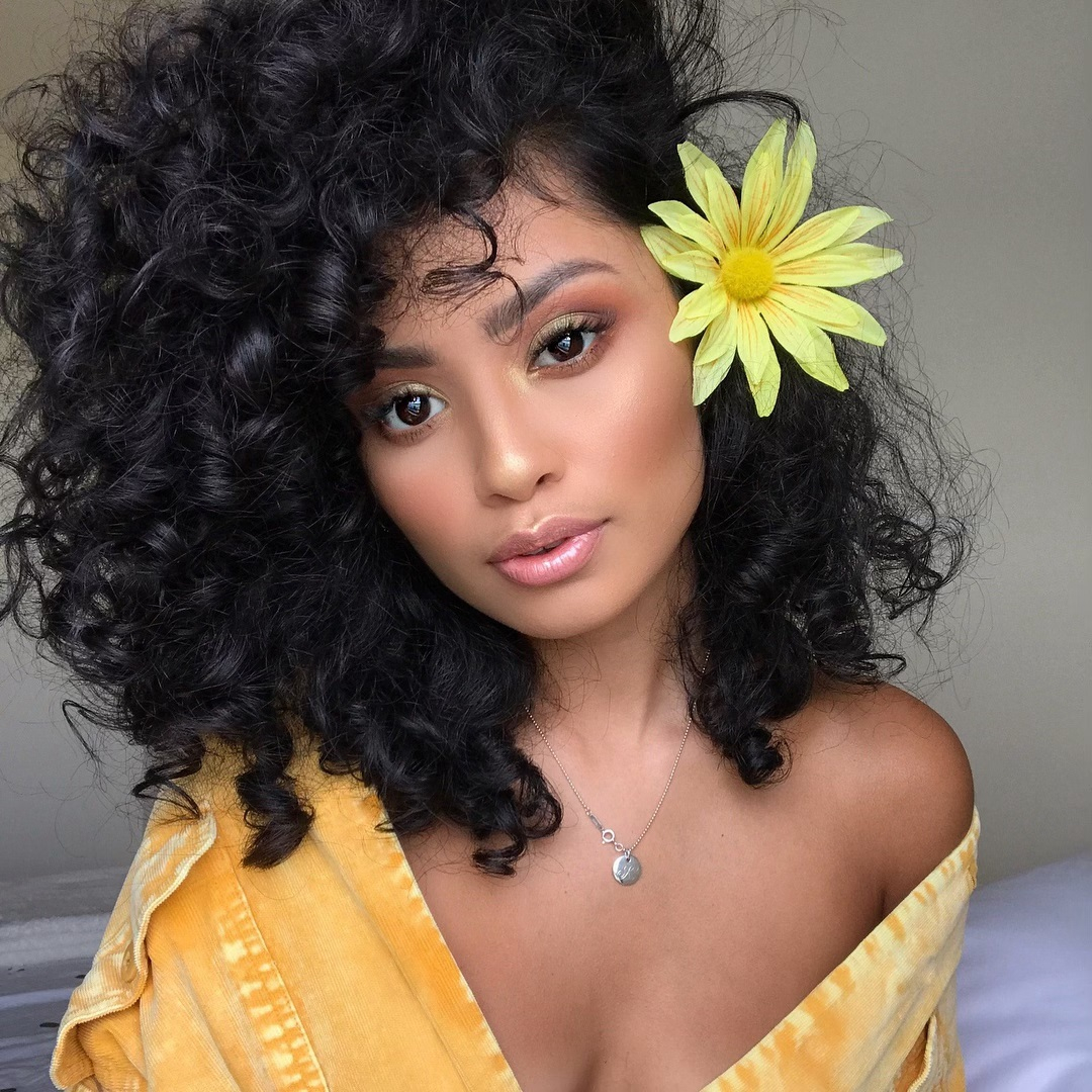 PlanetBeauty's tweet photo. Curling products that make you go, WOW! 🌻 Repost @devacurl #Planetbeauty #Beautybabe #Beauty #Curls #Hair #Hairstyle #Curlyhair #Hotd #Salon #Waves #Products #Devacurl https://t.co/xwak9GZIlE