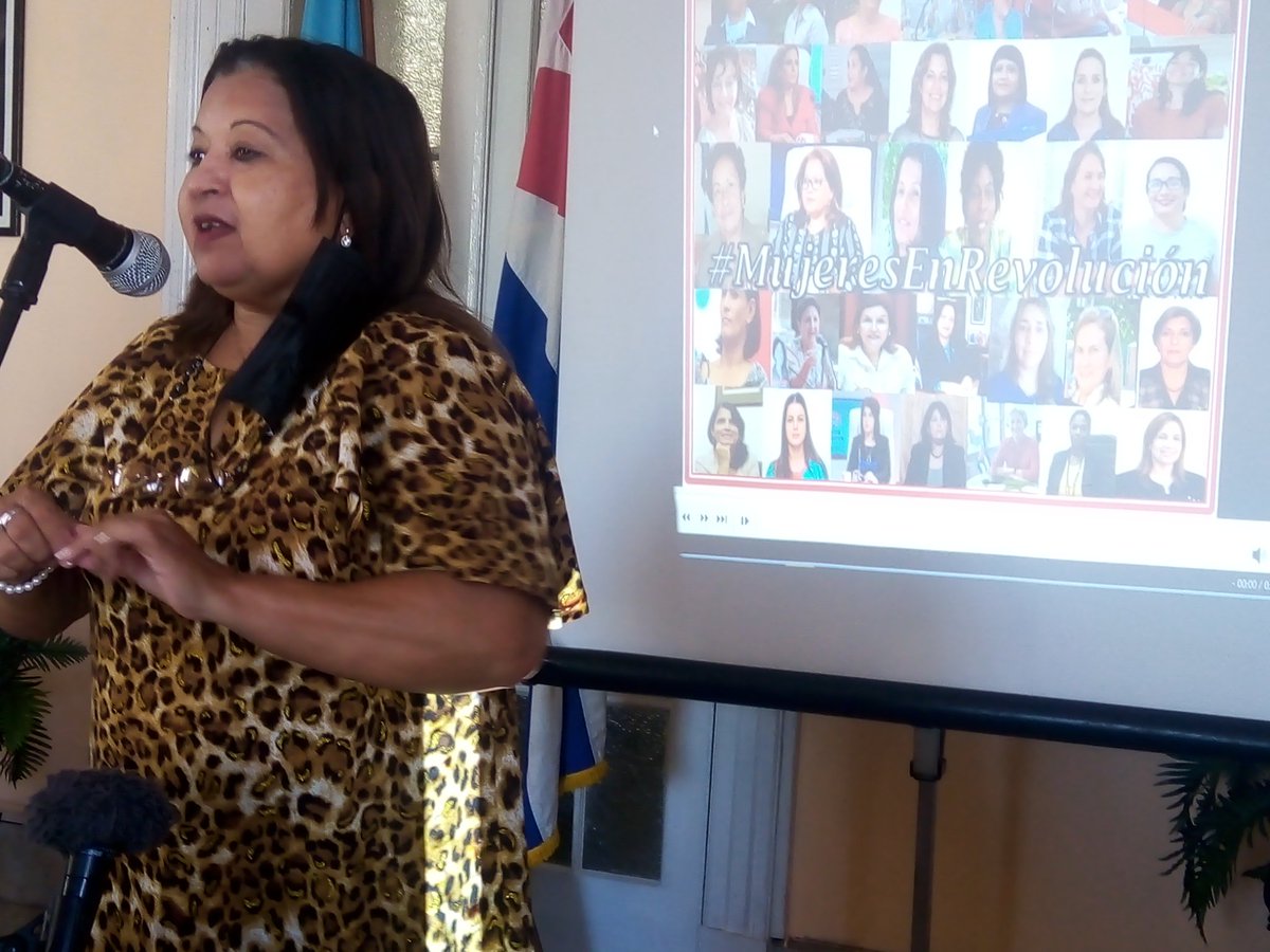 RosyCubaMINJUS's tweet photo. Hoy participamos en encuentro de mujeres directivas en la sede de la @FMC_Cuba. Rendimos tributo a los desaparecidos en el incendio de Matanzas. #MujeresEnRevolución @CubaMinjus @OscarCubaMinjus @FMC_Cuba @TeresaBoue @InesMChapman https://t.co/yLgitTEsWB