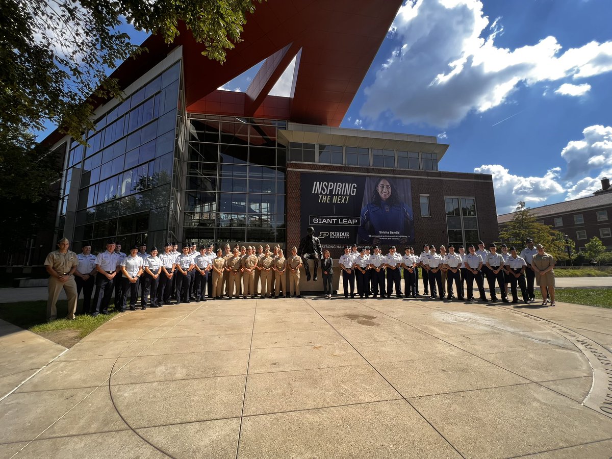 DepSecDefHicks's tweet photo. Partnerships w/ research universities like @LifeAtPurdue are critical to the kinds of rapid innovation and research we need to maintain the US competitive edge against strategic competitors. This is where discovery happens &amp; we find #TheNextGiantLeap. https://t.co/haJE7MzOrN