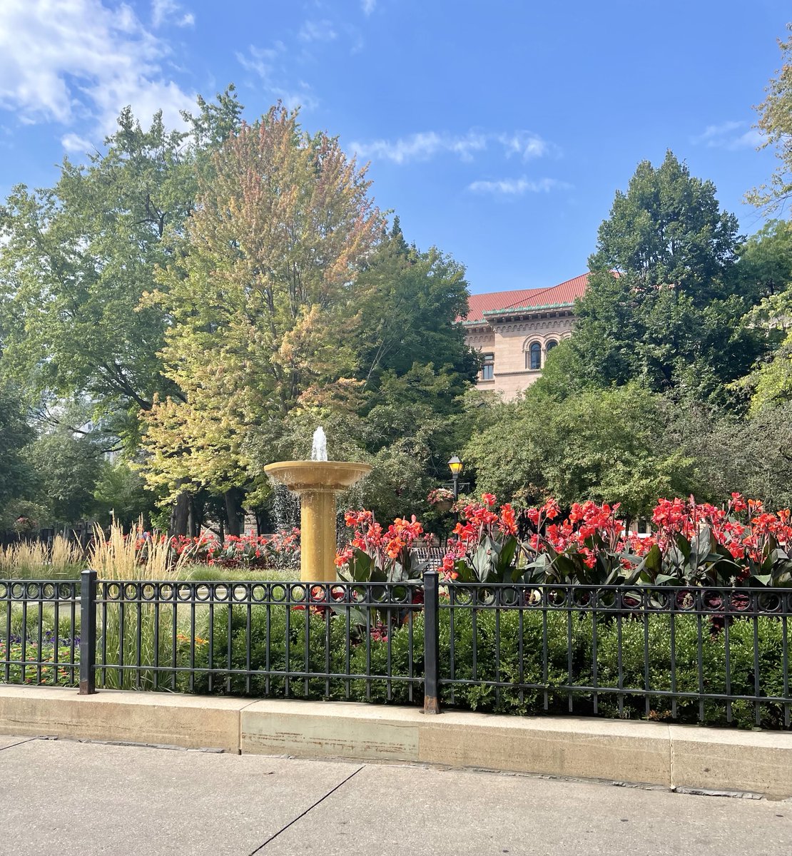 messagemasseuse's tweet image. Sitting in our neighborhood park on a beautiful #summer day. Listening to the fountain, noticing leaves starting to change. Wondering what the 4 people lined up on a bench near me are finding so captivating on their phones. #missinglife