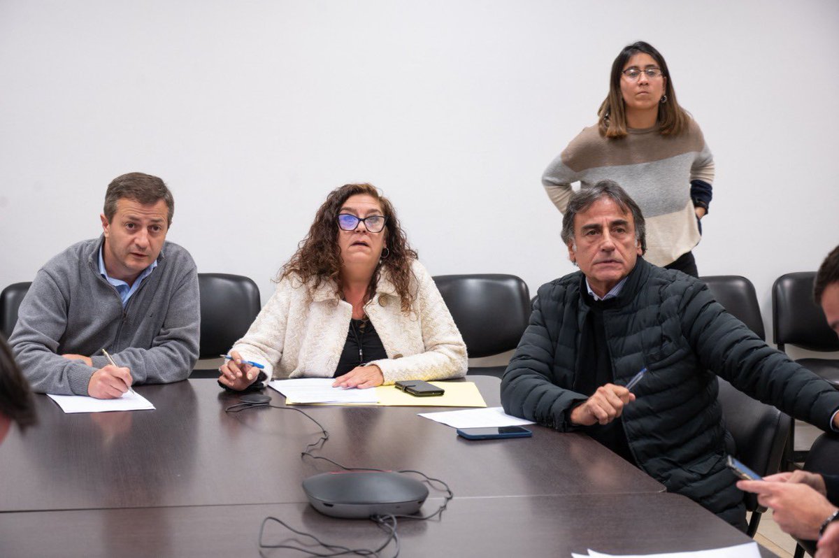 RubenEslaiman's tweet photo. En la Comisión de Asuntos Constitucionales y Justicia de @HCDiputadosBA dimos un primer dictamen favorable para la creación de una Comisión Investigadora, que analizará el desempeño del Procurador General de la Suprema Corte de Justicia de la Provincia, Julio Conte Grand. https://t.co/tEOoG5GgH1