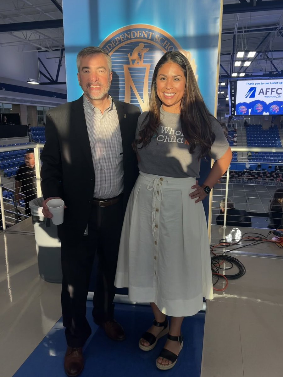 VictoriaG_SATX's tweet photo. My first in person convocation was amazing! Wishing everyone a fantastic school year๐ #NISDConvocation2022 #NISDignited @NISDWholeChild @briantwoods1 @NISD https://t.co/SmAmvHP27l