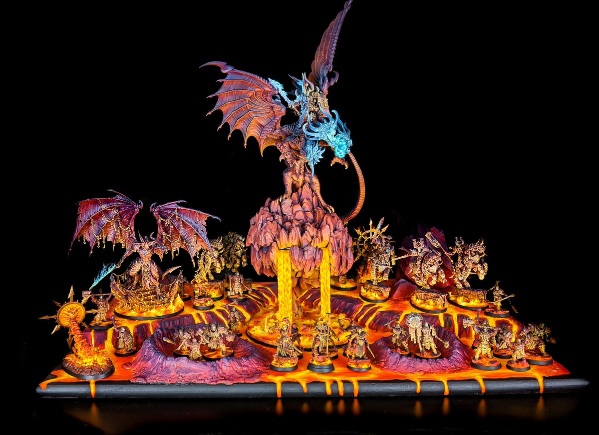 The Everchosen and his minions spill forth from their fiery lair one last time  #MancunianCarnage