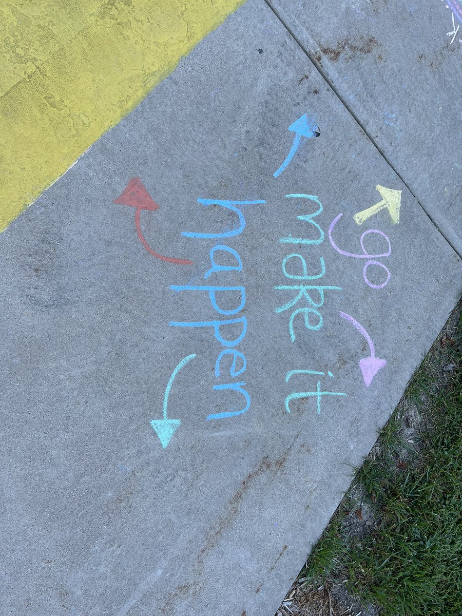 2studentsupport's tweet photo. Messages to support our students on their first day at GES @SwinglerEric @JacksonAmyJo https://t.co/YLD28wCClD