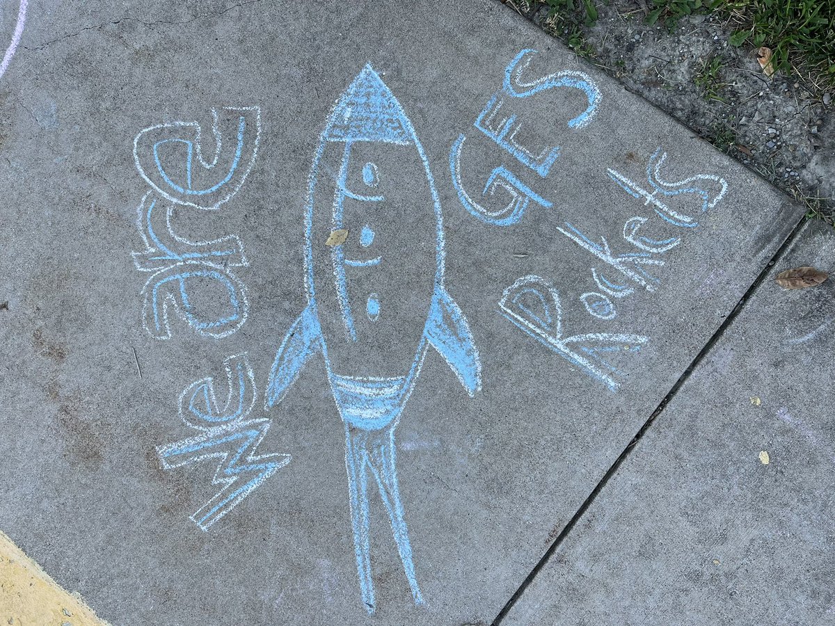 2studentsupport's tweet photo. Messages to support our students on their first day at GES @SwinglerEric @JacksonAmyJo https://t.co/YLD28wCClD