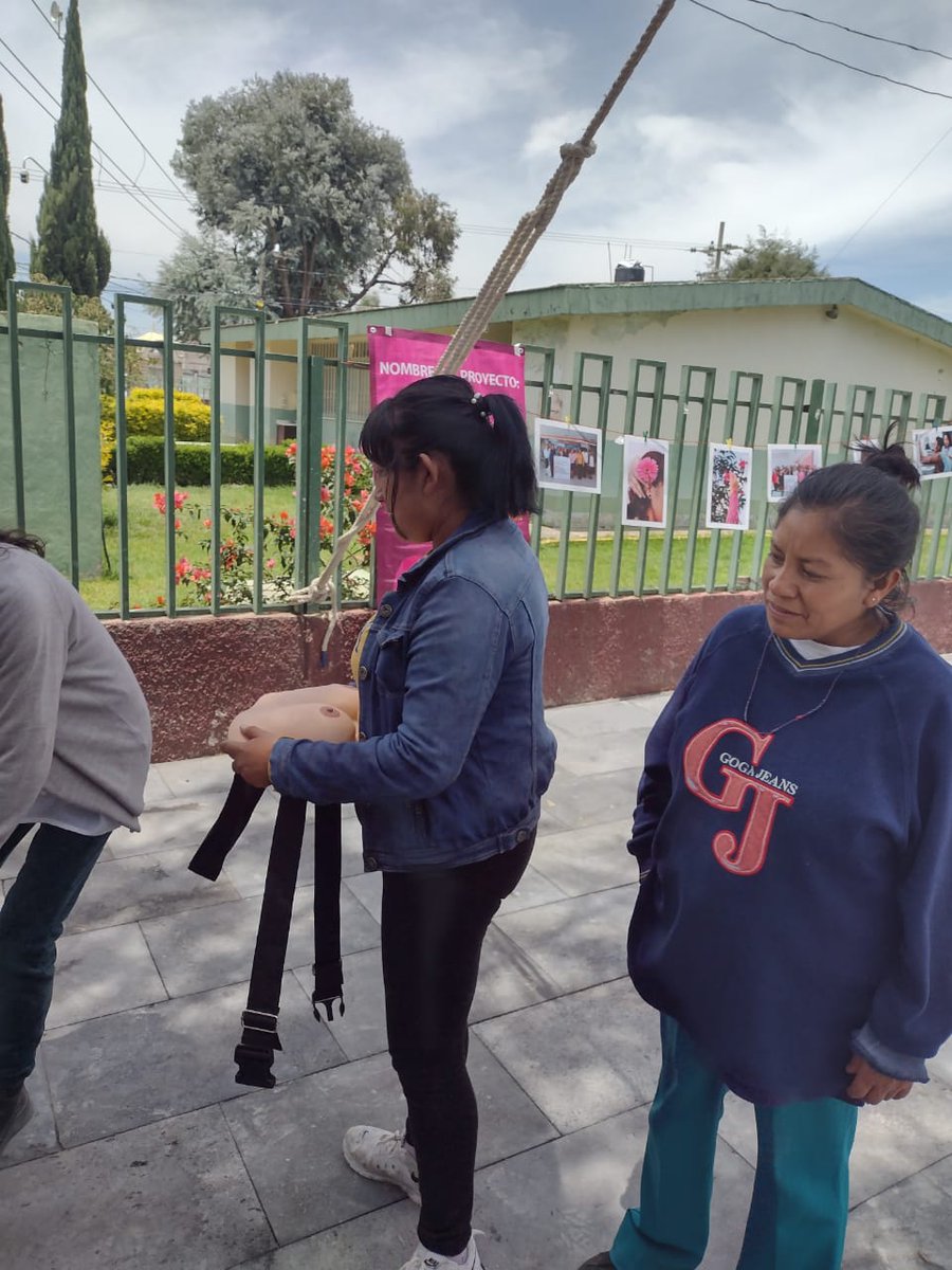 MISOCA_AC's tweet photo. Exposición fotográfica en San Miguel, Puebla.

#PromesaAvon #misocaac #cancerDeMama #AvonMexico https://t.co/0VtWE97twu