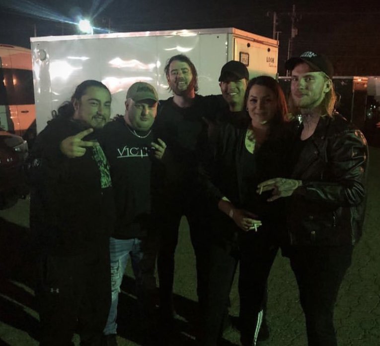 Sooth X <a href="/hollowfrontband/">Hollow Front</a>