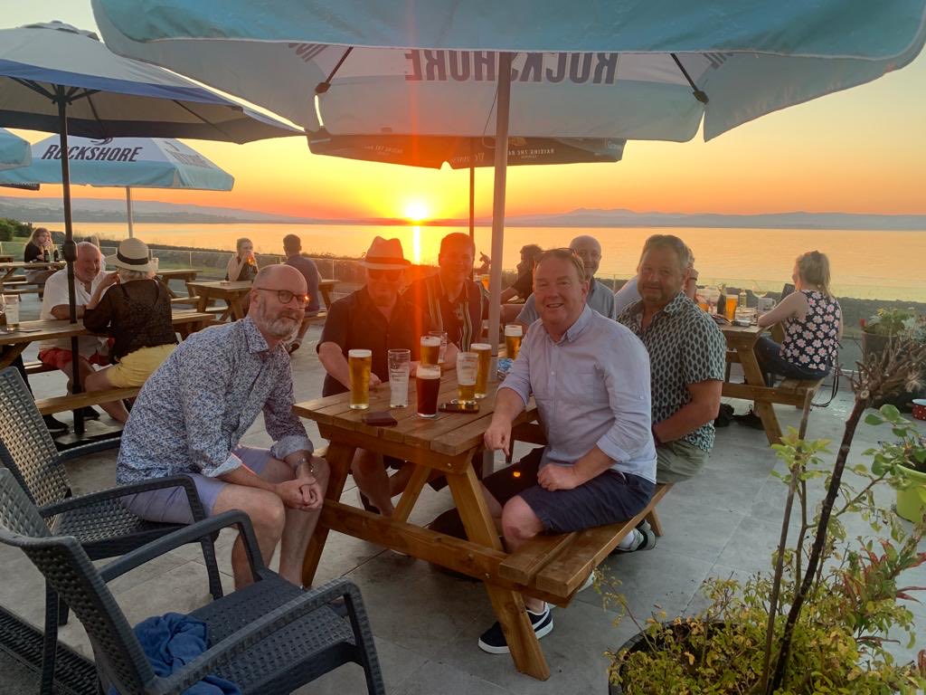 paulflynnchef's tweet photo. Myself and a few lads in Murray’s in An Rinn last week. What a beautiful few weeks #ilovesmecounty #waterford 💙 https://t.co/lEvIHxKt4R