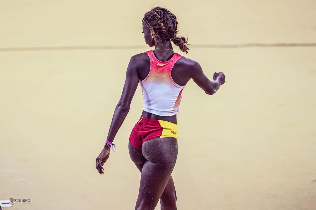 SamePassage's tweet photo. Fรกtima Diame
#longjump #trackandfield #m #athletics #hurdles #highjump #triplejump #tracknation #track #polevault #athlete #olympics #running #run #diamondleague #sports #speedtraining #shotput #usatf #sport #training #iaaf #worldrecord #runner #jumpnation #jump #trackandfield https://t.co/a89rzxo5K8