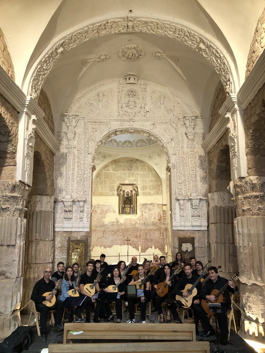 cblancoruiz's tweet photo. Ha sido magnifico volver a tocar con La Orden de la Terraza en el especial marco de la ermita de S. Mª de Arcos en Tricio. Menuda experiencia este concierto!!! El domingo, más. 🥰 @plectrorioja https://t.co/LcqzmKUI9D