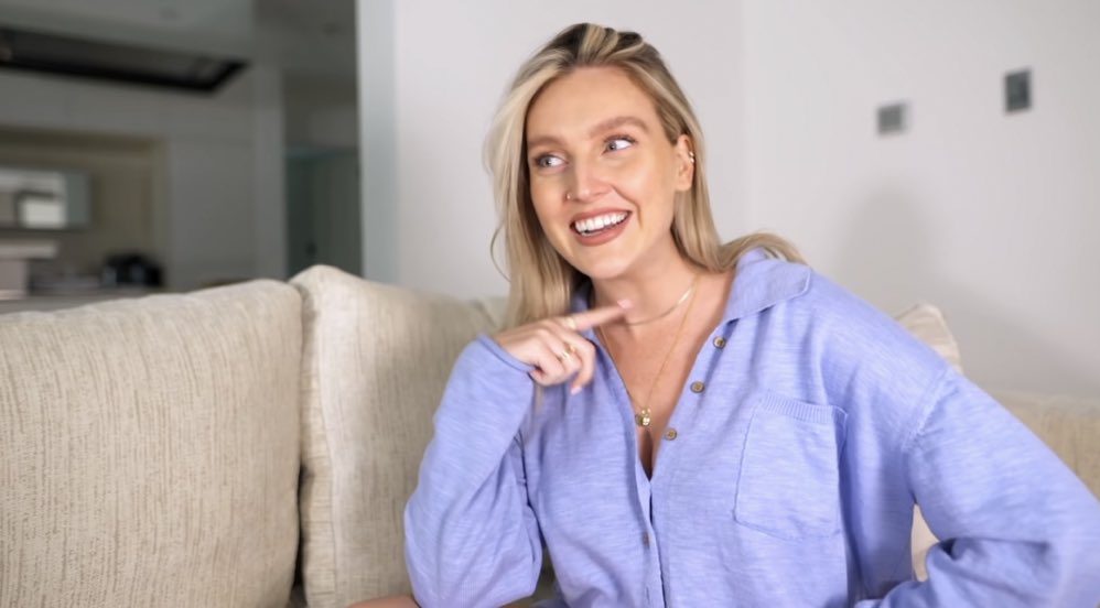 lilrayofperrie's tweet photo. happy #PerrieDay! to the most prettiest, talented vocalist and the best mom! just the purest soul ever, my lil ray of sunshine. you always bring so much joy to our lives. my loml always. thank you blessings us &amp; our ears for 11 years! i love you endlessly perrie 🫂🫂💗💗 https://t.co/teo4CSA9ps