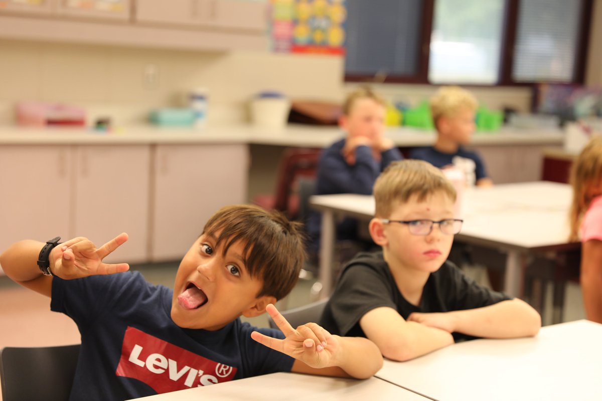 PHMschools's tweet photo. Day #2 of Dr. Thacker's #PHMBack2School was definitely not dull 🤣Check out our Facebook page https://t.co/KtxsxAdpyD throughout the night for photo gallery postings from @HorizonPhm @MFESMustangs @northpointstars @PVPumaPride &amp; Discovery https://t.co/fSPRfSAOb4