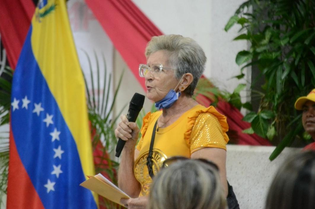 En #Guárico, @Hugbelpsuv continúa la juramentación de propulsores y propulsoras del <a href="/PartidoPSUV/">PSUV</a>, en el municipio San Juan quienes para las elecciones de jefes de calle este sábado #20Ago.
#VenezuelaEmprende