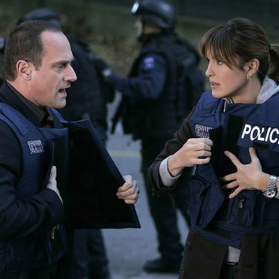 seIinameyer's tweet photo. elliot stabler and olivia benson never miss a beat https://t.co/VX4BVvhi7x