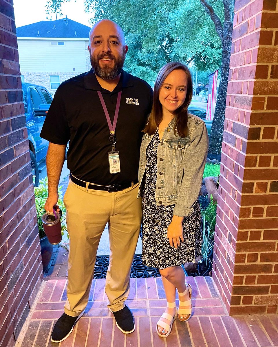 misstravis17's tweet photo. Our annual first day of school picture! ❤️ @LukeCervantes5 #KatyISDFirstDay #PattisonProud #LeopardLearners https://t.co/DACH34ojxO