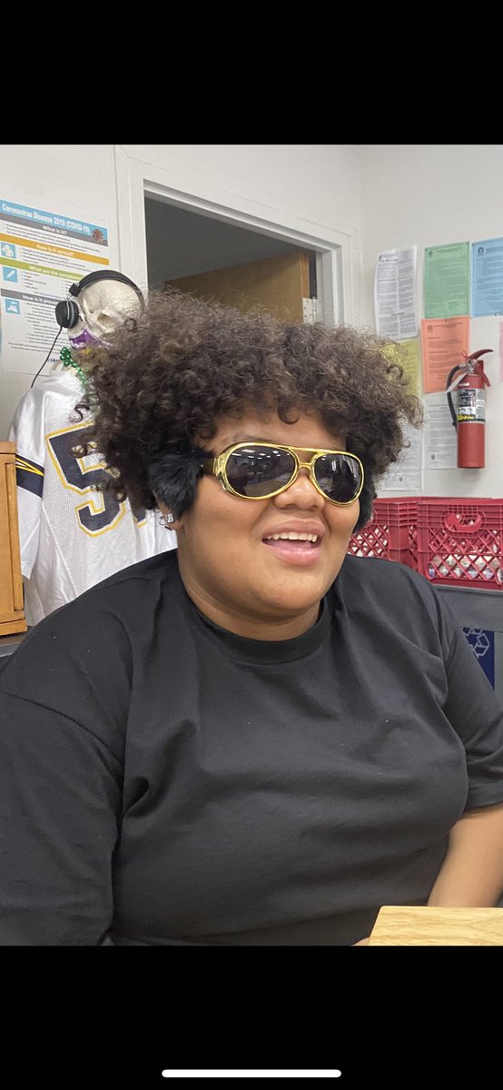 Angela DeaMude tweet media