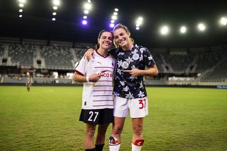 Just hanging out with my friends 
⚽️ + <a href="/AliaGuagni/">Alia Guagni</a>