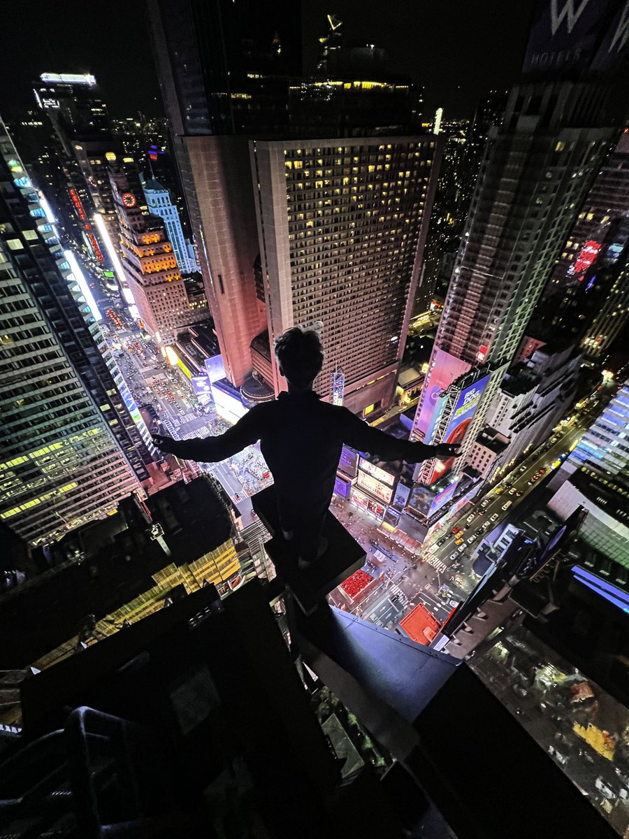 “Christ The Redeemer in Times Sq” lives on 
<a href="/SuperRare/">SuperRare</a> with a reserve of 1.5 ether. 
Check out the link below or in bio.