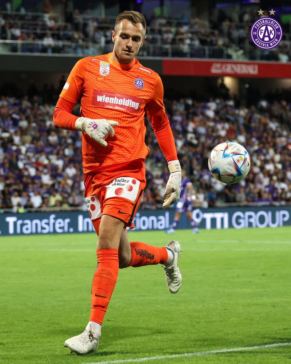 FKAustriaWien's tweet photo. Kopf hoch, Veilchen! 😬
Gekämpft bis zum Schluss, am Ende unglücklich.
#faklive #FAKFB #UEL https://t.co/FnSC6NB18h