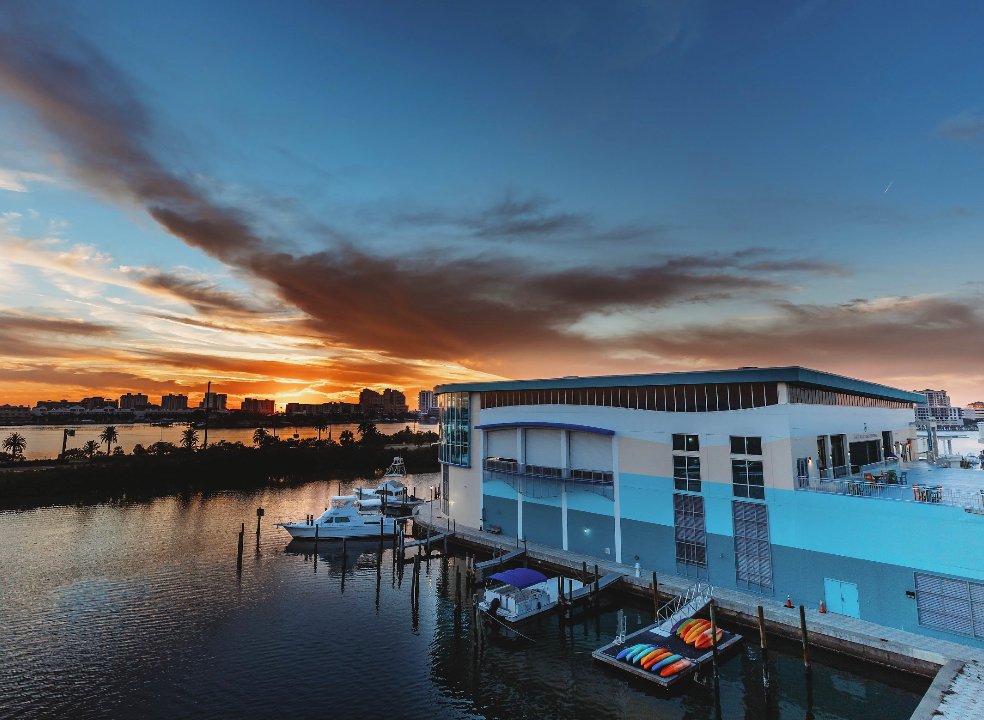CMAquarium's tweet image. Sunset views, and amazing hues at Clearwater Marine Aquarium! 🌅