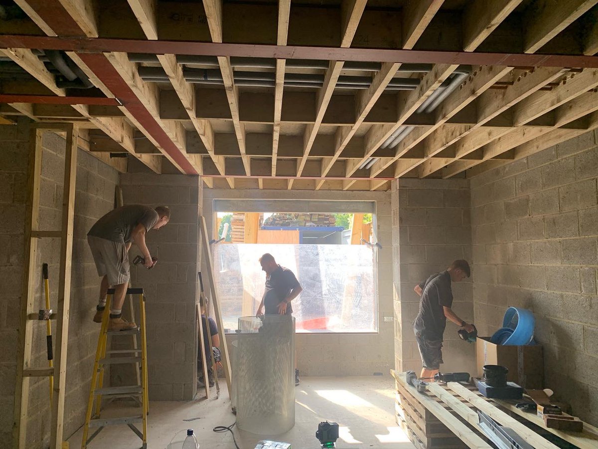 LecEtec's tweet photo. First fix going in to our latest new build project in Chislehurst ๐คฉ #newbuild #1stfixelectrics #newhome #electricaldesign #precision_contractorsltd #chislehurst #bromley https://t.co/1Bn4eJFwEK