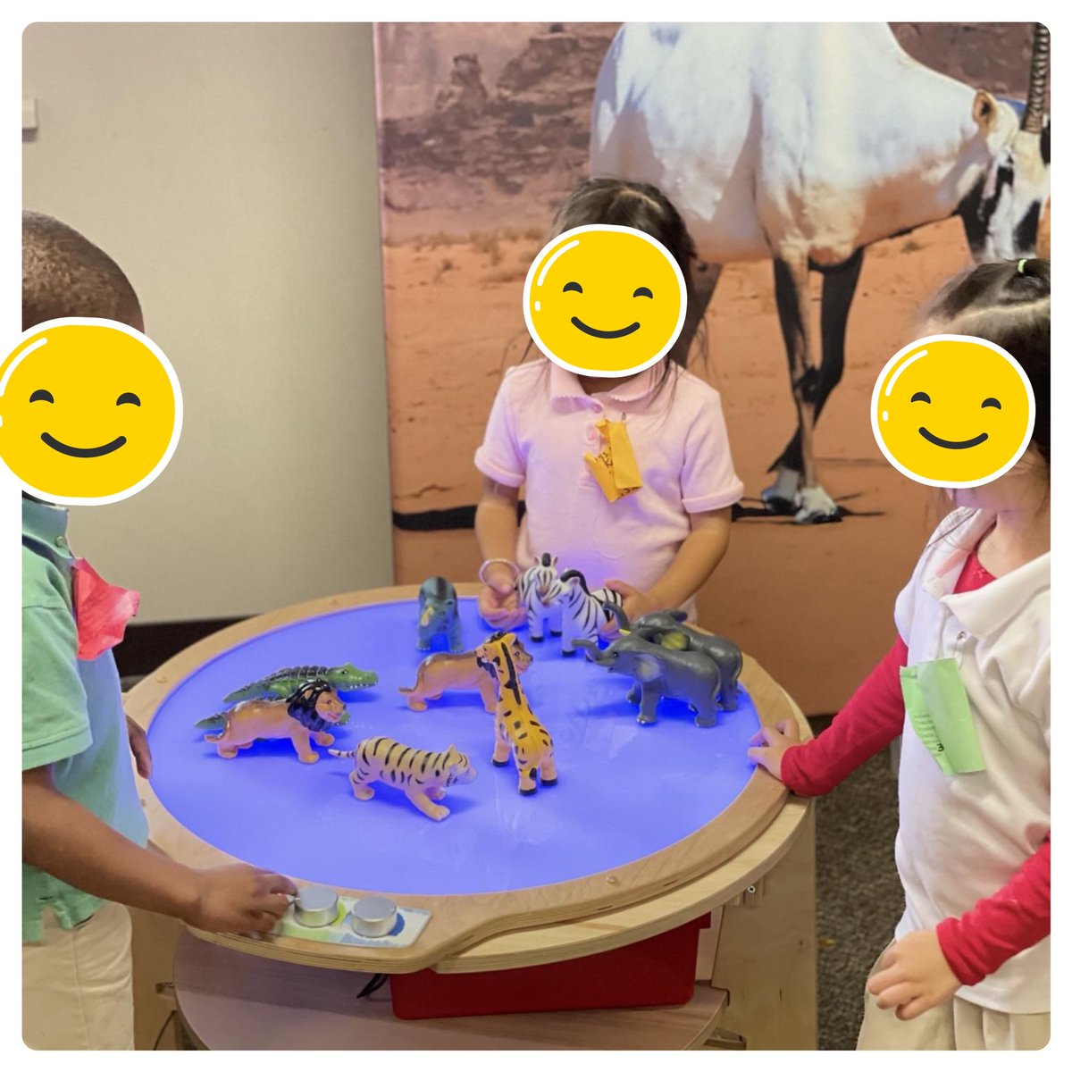 MahanayStars's tweet photo. Our littlest @MahanayStars are playing, learning, and exploring the playground and their new classrooms. They are doing great at getting used to school! @AliefISD #PreKAllDay #LearnPlayExplore #LetsFly2223 https://t.co/nw3g1Tv58Y
