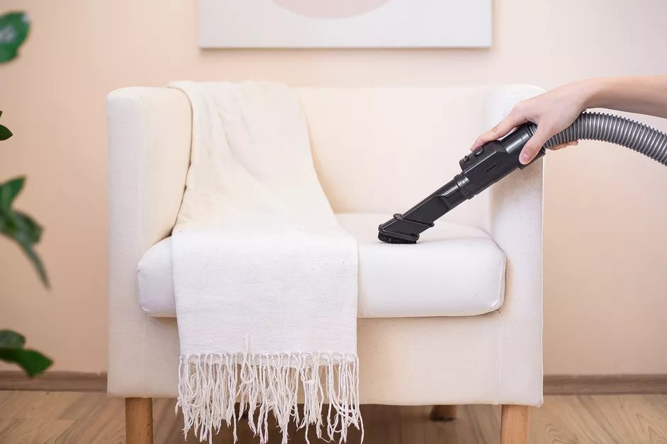 master_cleaners's tweet photo. Here's how to remove common stains and clean your upholstered chairs to freshen them up. https://t.co/iHwpNKZKxK #cleaning #sonomacounty #smallbusiness https://t.co/BHYUNi46ZY