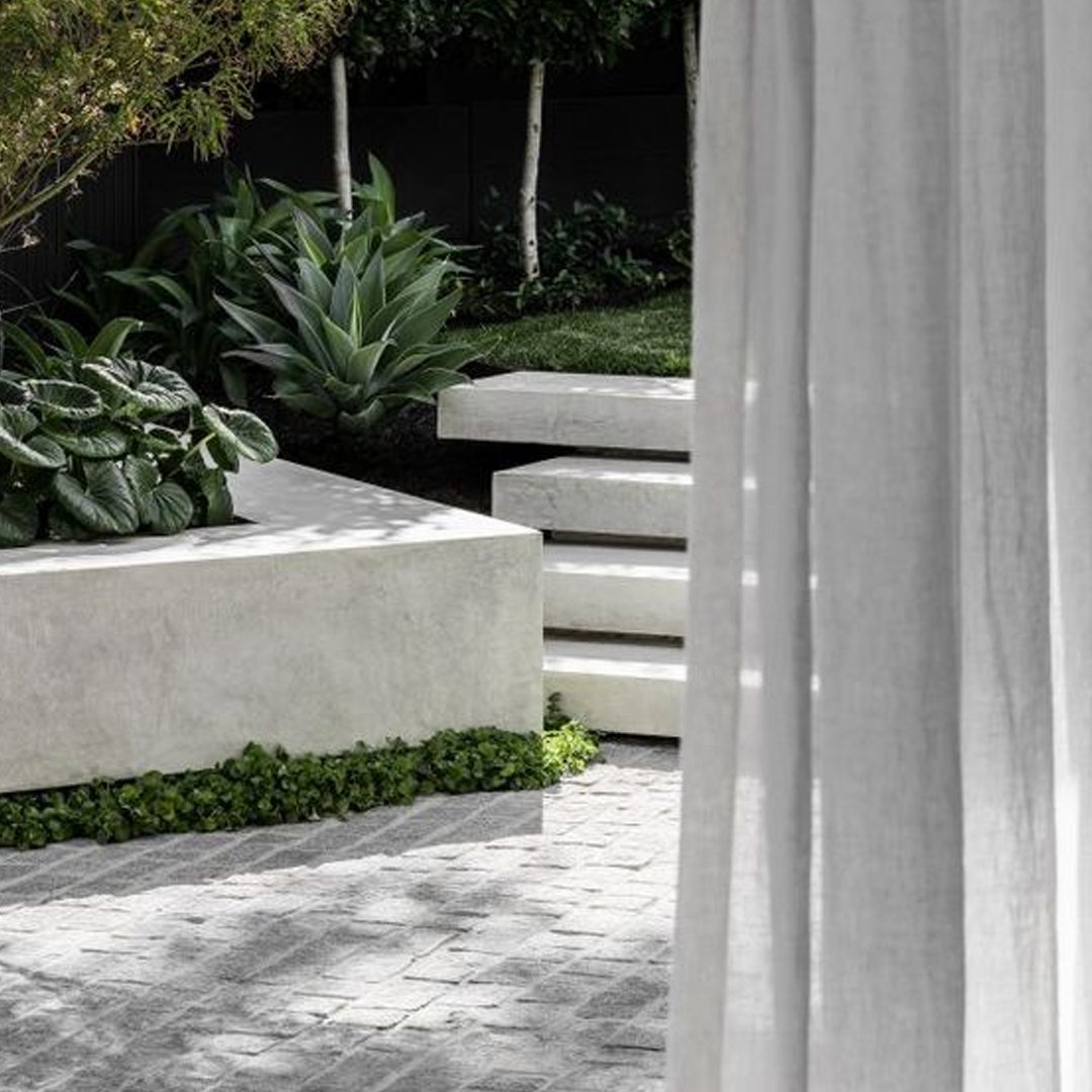 From putting your home on the market to accepting an offer, Patch has got you covered. 🏡💰 List on Realestate•com•au and Domain, organise property photography, plan inspections, negotiate and process the sale online! 👩‍💻✅