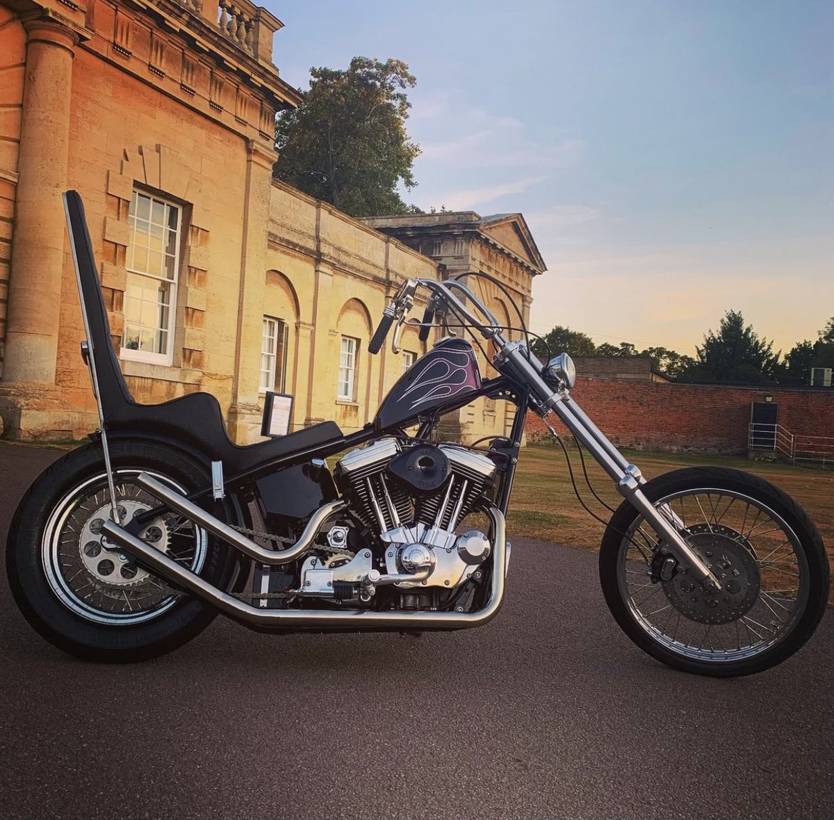 LowbrowCustoms's tweet photo. @kye_p4ge with the clean lines π
#lowbrowcustoms #lowbrowlife #ridewrenchrepeat #buildmotorcycleshavefun #keepitsketchy #choppershit https://t.co/A81d8TX6Ch