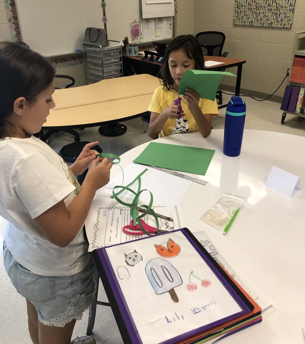 ms_aklamo's tweet photo. We shared, investigated, built, and laughed a lot today. What a fabulous day one! @WilsonElem https://t.co/pCenfBXdek