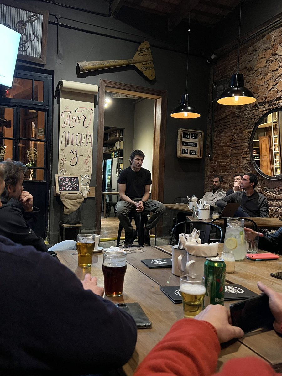 cesarbelloso's tweet photo. Arrancó primer encuentro #startupPergamino compartiendo Martin Capriotti la experiencia de Simple y Súper Directo. Los esperamos en el 3er jueves de cada mes. https://t.co/VQrygFzJp4
