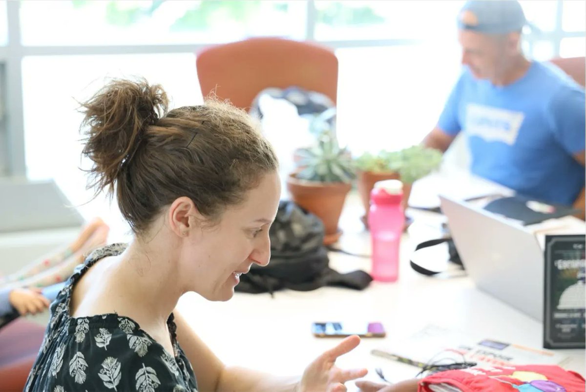 Une belle rencontre entre l’équipe du TCM et l’artiste Sol Desharnais pour préparer l’Escapade suivi de Dessert Disco! 
A nice meeting between the TCM team and the artist Sol Desharnais on the upcoming event l'Escapade followed by Dessert Disco! 
🎟️ Cerclemoliere.com