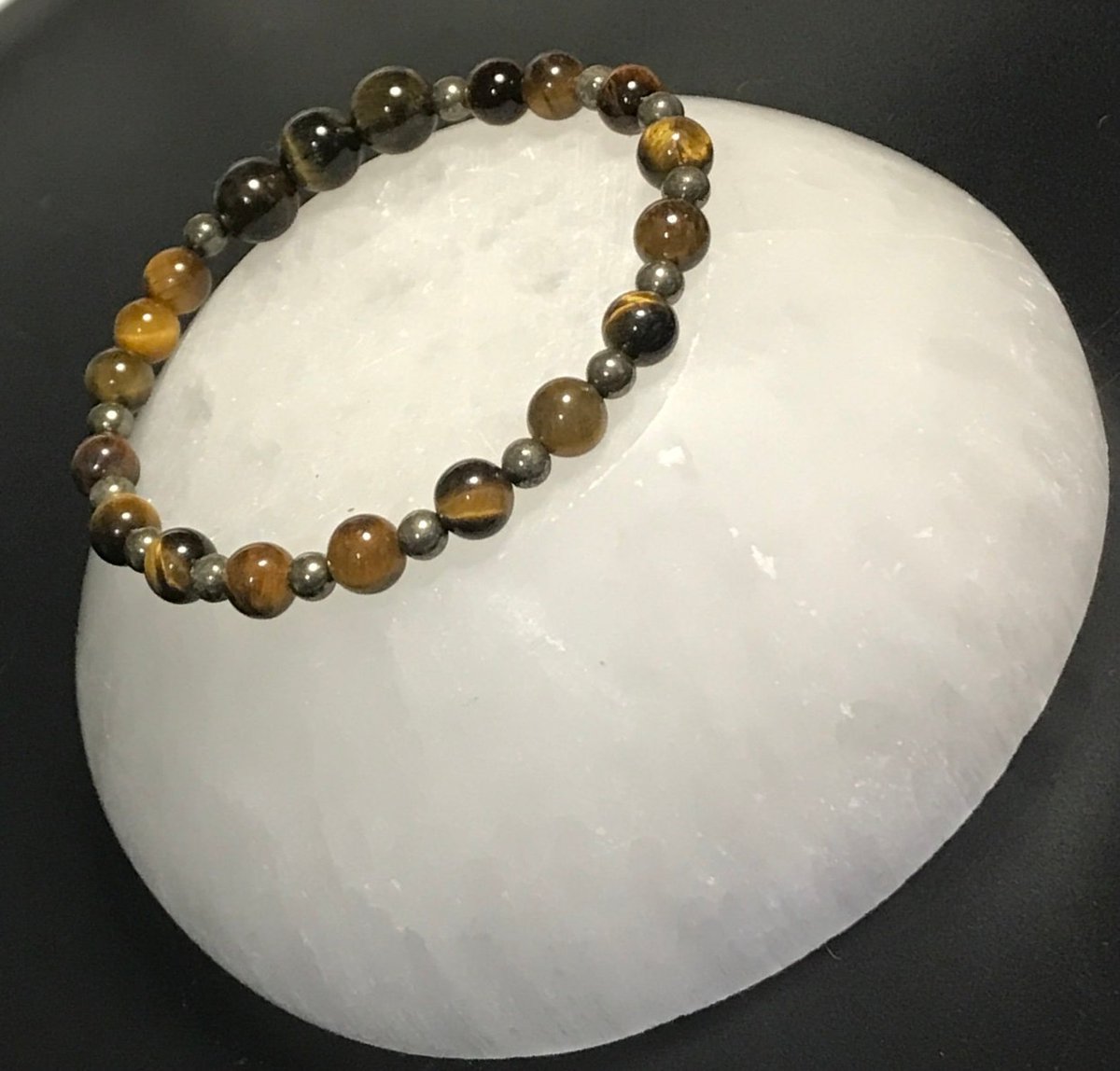 mohamedBanihan3's tweet photo. TIGER EYE/PYRITE- 4mm Pyrite,6mm Tiger Eye Gemstone/Best Fengshui Crystal Bracelet For Money Luck/Gambling Luck/Good Fortune Bracelet
#Pyrite6Mm #Bracelet #Luckgood #eye #Fengshui #TigerEyepyrite #tiger #Fortune #Luckgambling #LuckyGem7 #EtsyEmail
👉https://t.co/1DGFjjHCib https://t.co/haeciz4hPY