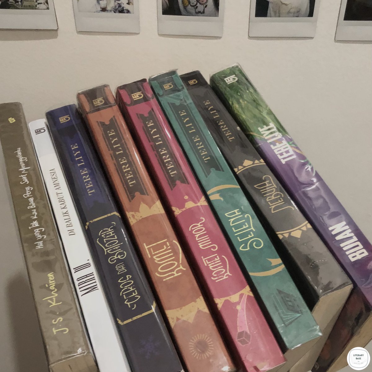 literarybase's tweet photo. /lt Hai teman-teman! Aku berencana memberikan buku ini ke siapa saja yang ingin menjadi tuan barunya secara cuma-cuma. Teman-teman cukup membayar ongkos kirimnya saja. Domisiliku Surabaya yaah! Bagi siapa yang berkenan nanti akan kupilih, terima kasih☺️ https://t.co/evRB2puKQg